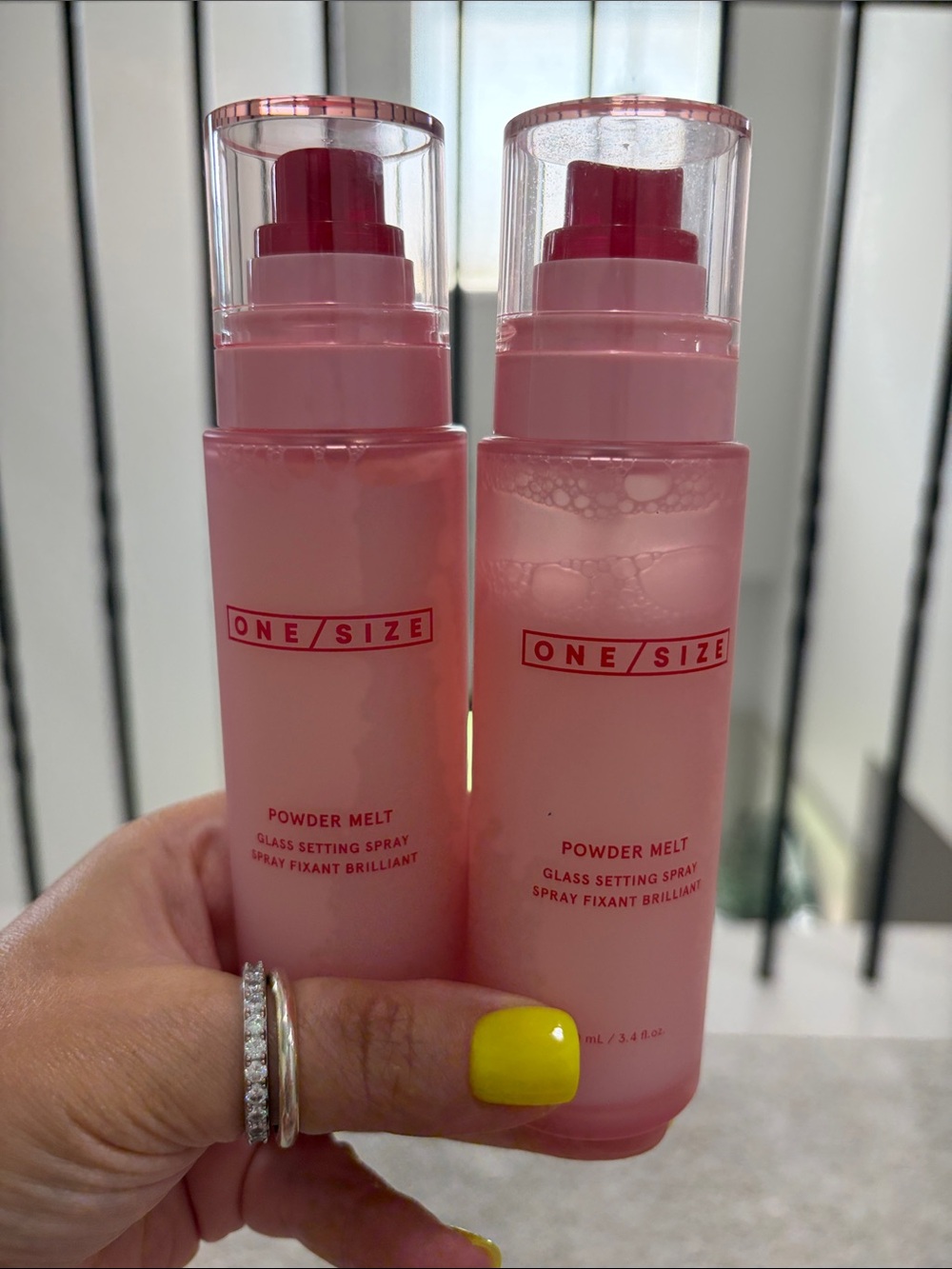 2 ONE/SIZE Powder Melt Glass Setting Spray & Translucent Powder - Picture 4 of 4